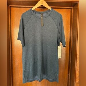 Lululemon Men’s Metal Vent Tech Short Sleeve XL Blue